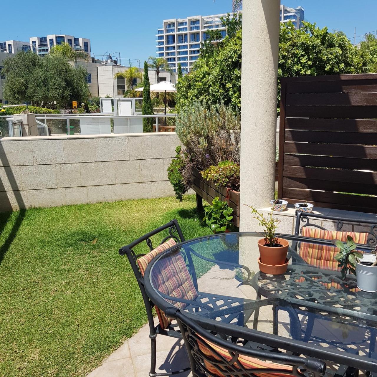 Israel Marina Village, Garden Vacation Apartment Herzelia 外观 照片